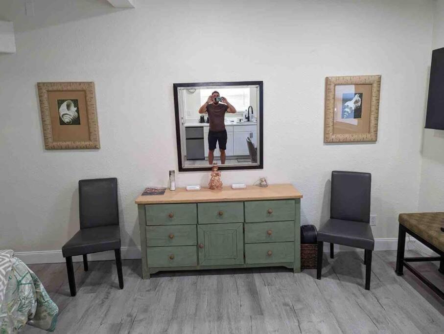 Renovate Large Studio 21-Directly Across Beach St. Pete Beach Exterior foto